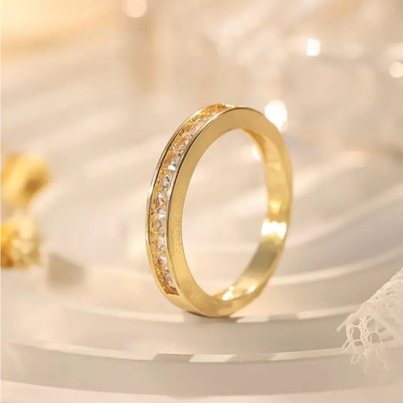 Simplicity Elegant Embellished With Zircon Personalized Ring - Picture 4 of 5